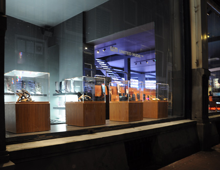 dzn_United-Nude-Flagship-store-by-Rem-D-Koolhaas-19.jpg