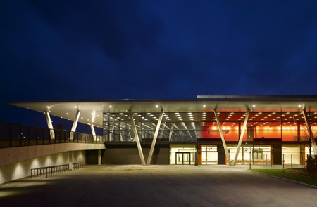 dzn_Stadthalle-Offenburg-by-Hetzel-and-Ortholf-9