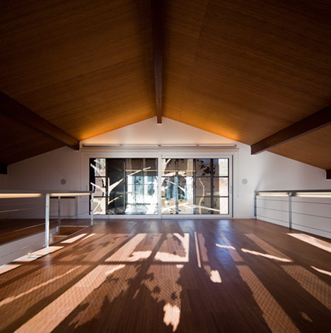 Prefab House in Cedeira by MYCC