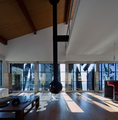 Prefab House in Cedeira by MYCC