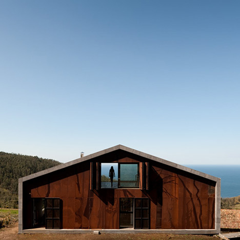 Prefab House in Cedeira by MYCC