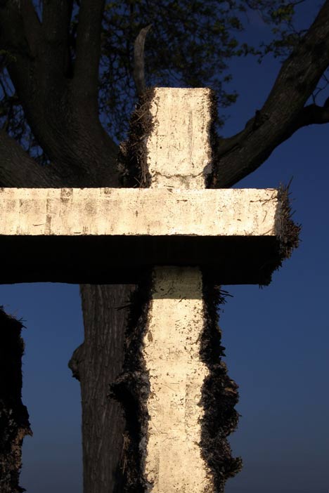 The Cross-Gate by Ivo Pavlik