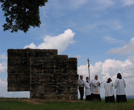 The Cross-Gate by Ivo Pavlik