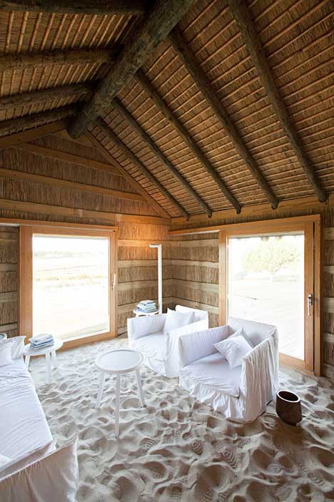 Casa Areia by Aires Mateus Architects