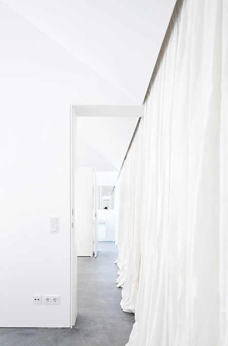 Casa Areia by Aires Mateus Architects