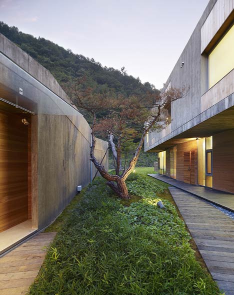 Cement Visitors Center by BCHO