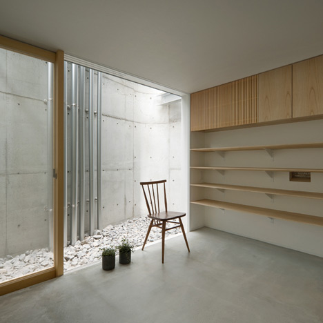 House in Minamimachi3 by Suppose Design Office