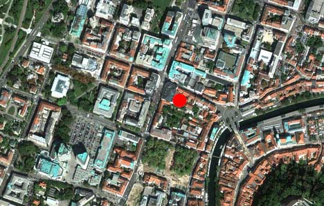 Shopping Pillow Terraces by OFIS 5