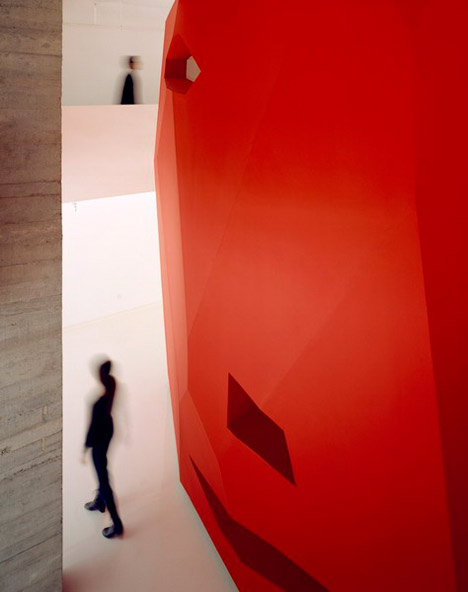 A Red Object by 3GATTI Architecture Studio