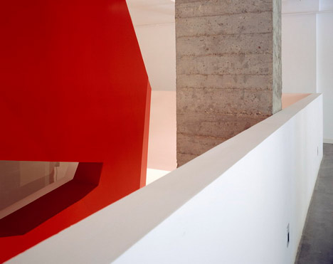 A Red Object by 3GATTI Architecture Studio