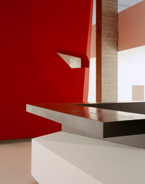 A Red Object by 3GATTI Architecture Studio