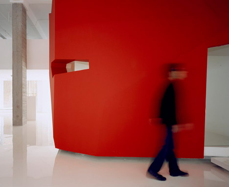 A Red Object by 3GATTI Architecture Studio