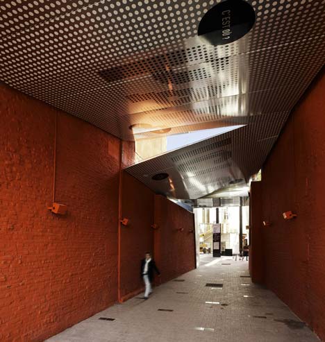 Pedestrian Crossing by Atelier 9.81