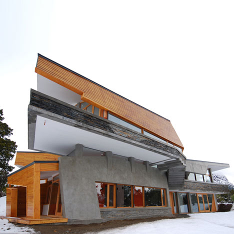 Ribbon House by G2estudio