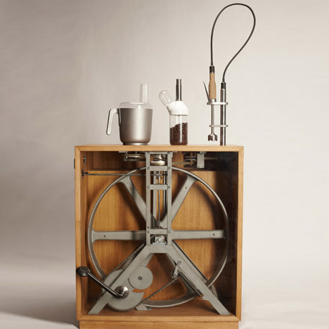 r2b2 by Christoph Thetard