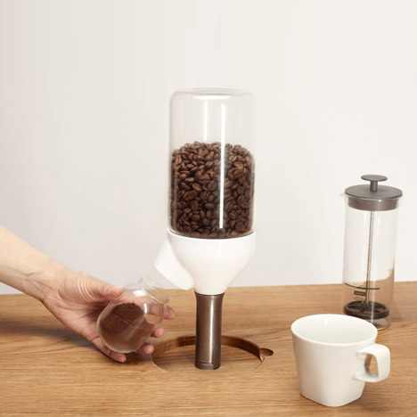 r2b2 by Christoph Thetard