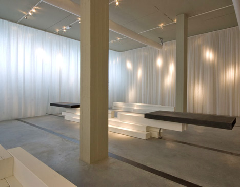 Art Gallery Showroom by Antonio Ravalli Architetti