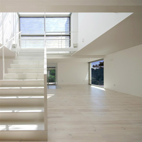 House in Meco by Jorge Mealha Arquitecto