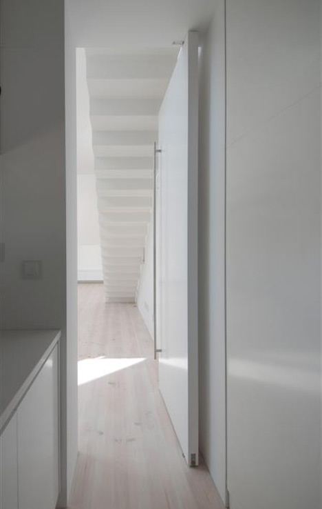 House in Meco by Jorge Mealha Arquitecto