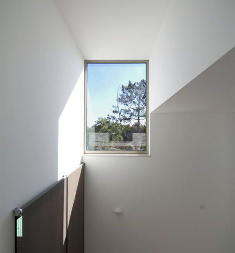 House in Meco by Jorge Mealha Arquitecto