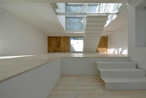 House in Meco by Jorge Mealha Arquitecto