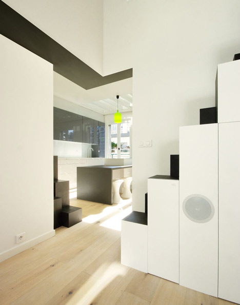 Paris apartment by MAAJ Architectes
