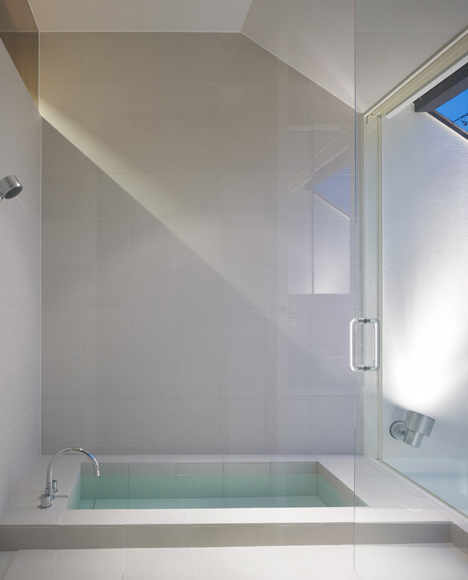 Ogaki House by Katsutoshi Sasaki and Associates