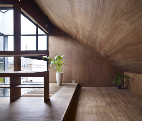 Ogaki House by Katsutoshi Sasaki and Associates