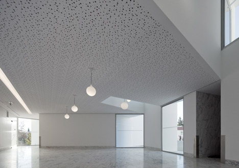 House for elderly people by Aires Mateus Arquitectos