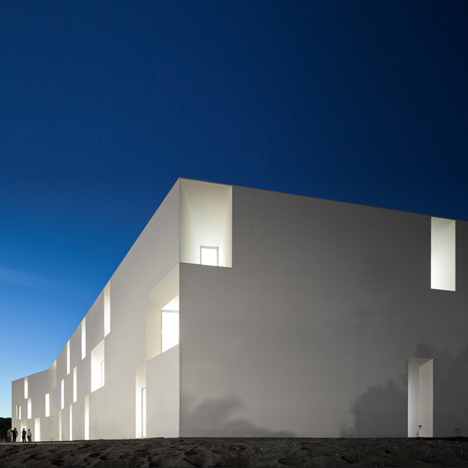 House for elderly people by Aires Mateus Arquitectos