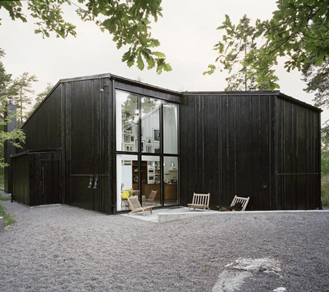 Solbrinken Ordinary House by In Praise of Shadows